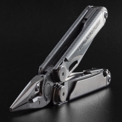 LEATHERMAN WAVE PLUS - 18 attrezzi in 1. Con fodero 